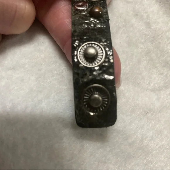 Frye Leather Cuff Bracelet Studded to correct pics - Picture 6 of 11